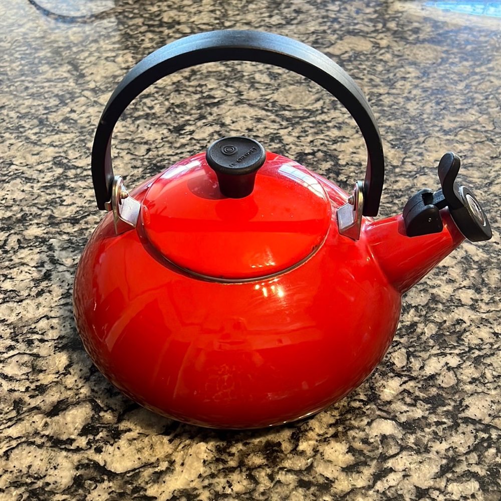 Le Creuset Zen Teapot